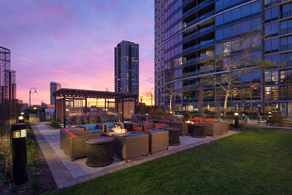 Kingsbury Plaza 520 N Kingsbury St, Chicago, IL 60654