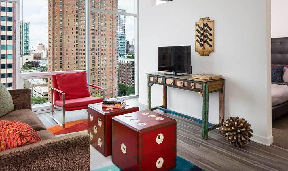 Eight O Five 805 N La Salle St, Chicago, IL 60610