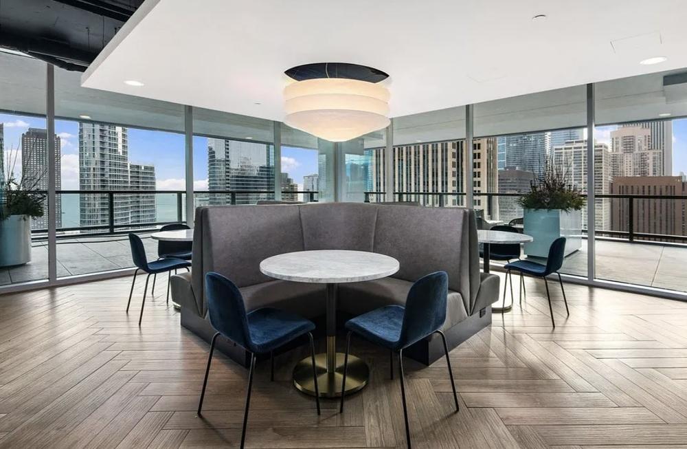 Aston 200 E Illinois St, Chicago, IL 60611