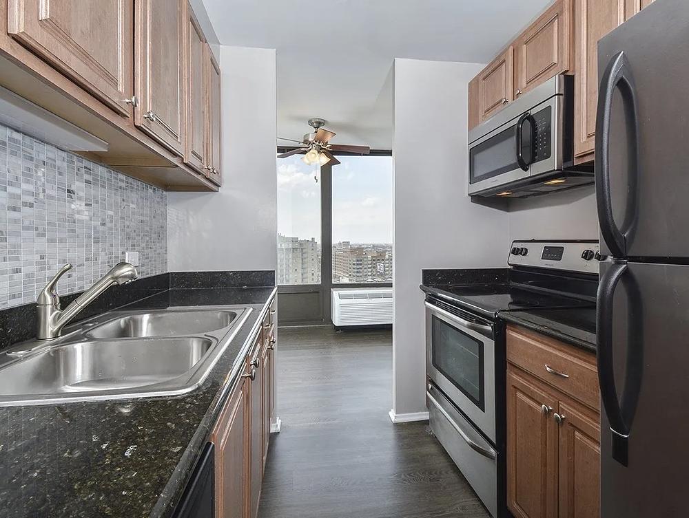 The Montrose 4334 N Hazel St, Chicago, IL 60613 Uptown - Leasing by Cross Street