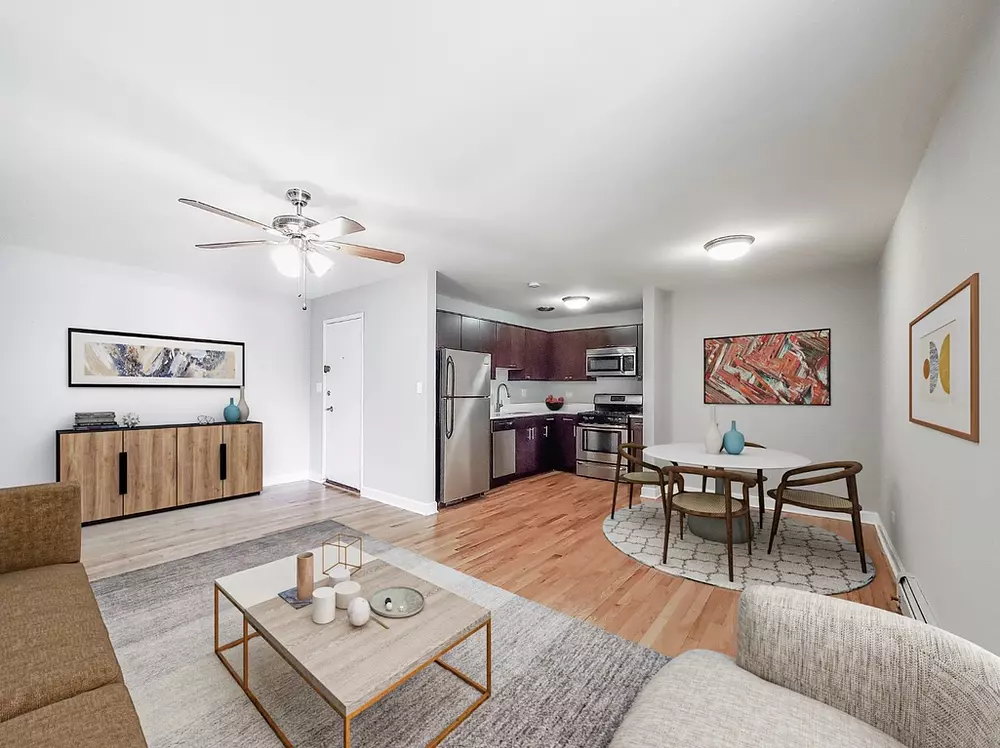 Grace Shores 639 W Grace St, Chicago, IL 60613