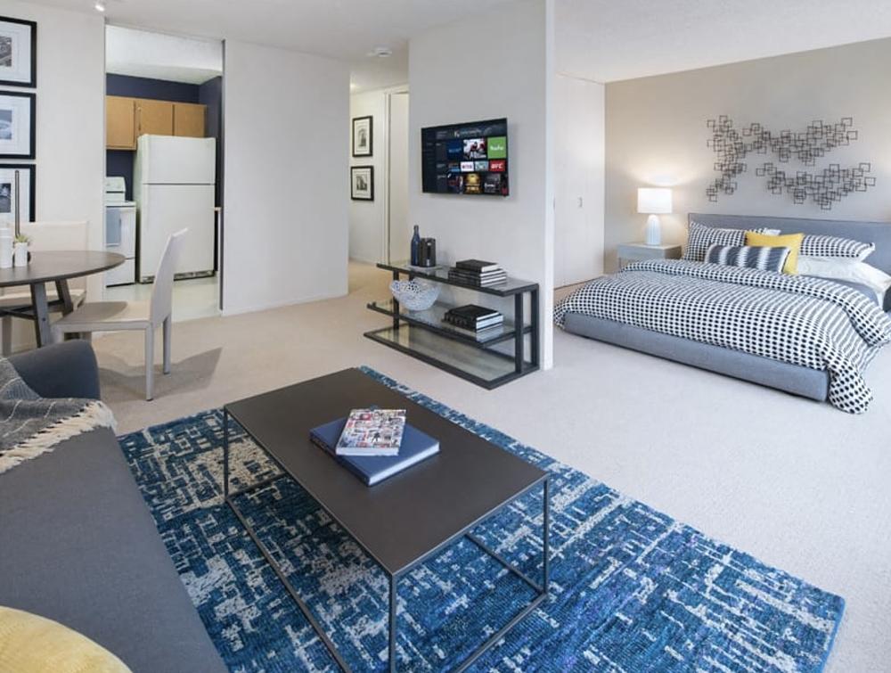 Columbus Plaza 233 E Wacker Dr, Chicago, IL 60601