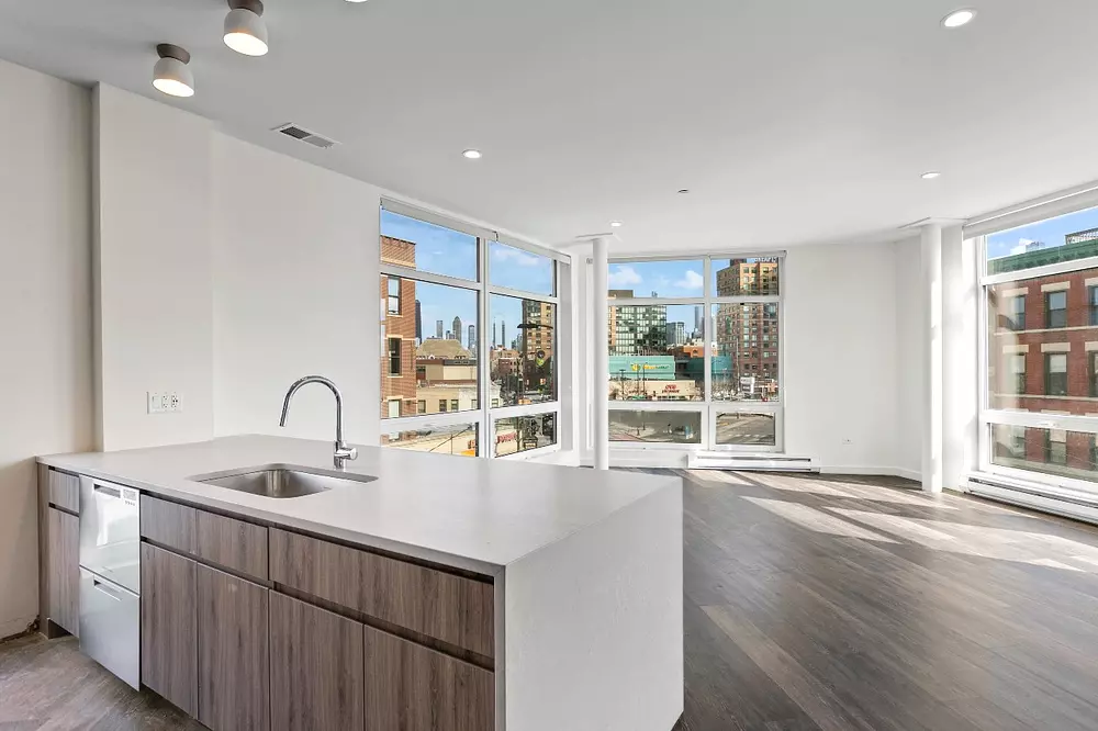 1122 W Chicago - Nevele22 1122 W Chicago Ave, Chicago, IL 60642