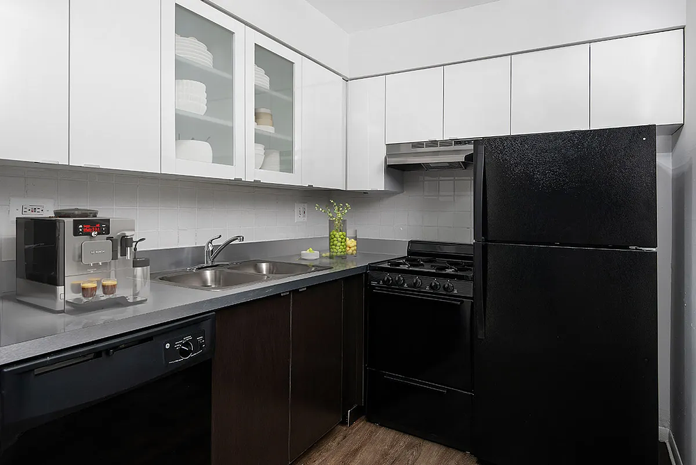 450 West Melrose Apartments 450 W Melrose St, Chicago, IL 60657