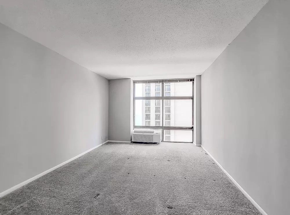 65 East Scott 65 East Scott Chicago, IL 60610