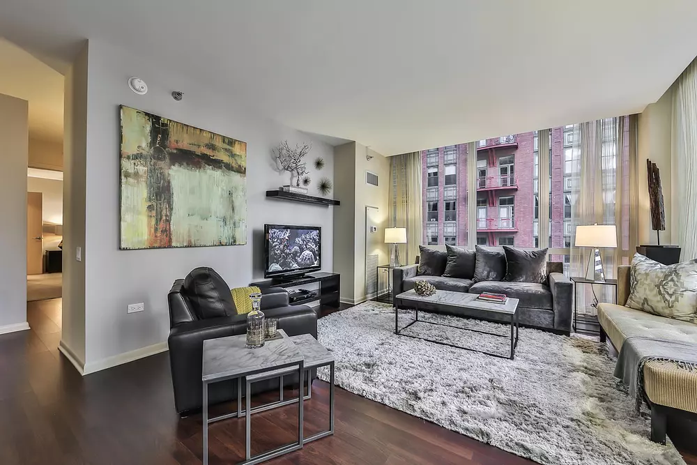 215 West Apartments 215 W Washington St, Chicago, IL 60606