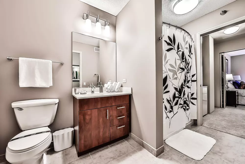 215 West Apartments 215 W Washington St, Chicago, IL 60606