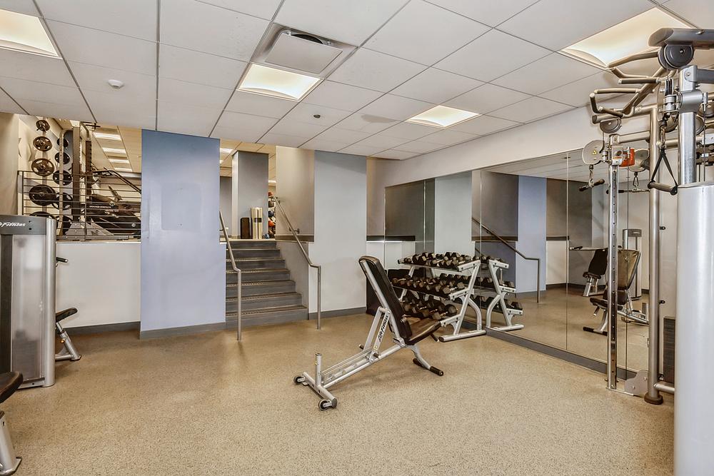 Seneca 200 E Chestnut St, Chicago, IL 60611