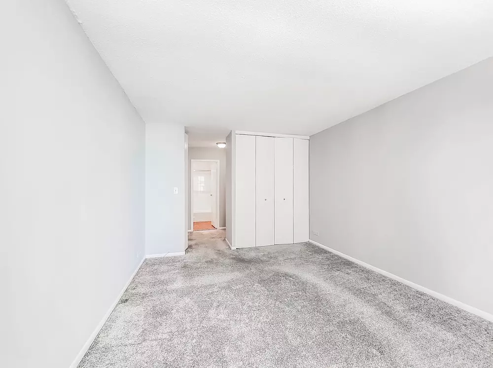 65 East Scott 65 East Scott Chicago, IL 60610