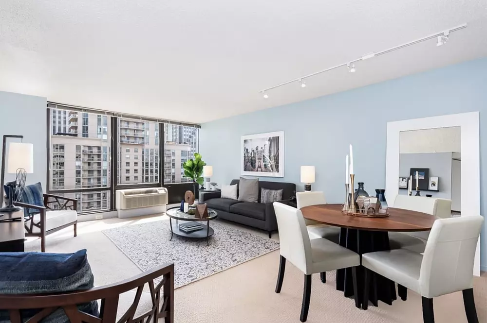 Columbus Plaza 233 E Wacker Dr, Chicago, IL 60601