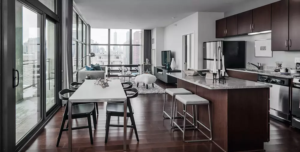 Astoria Tower 8 E 9th St, Chicago, IL 60605
