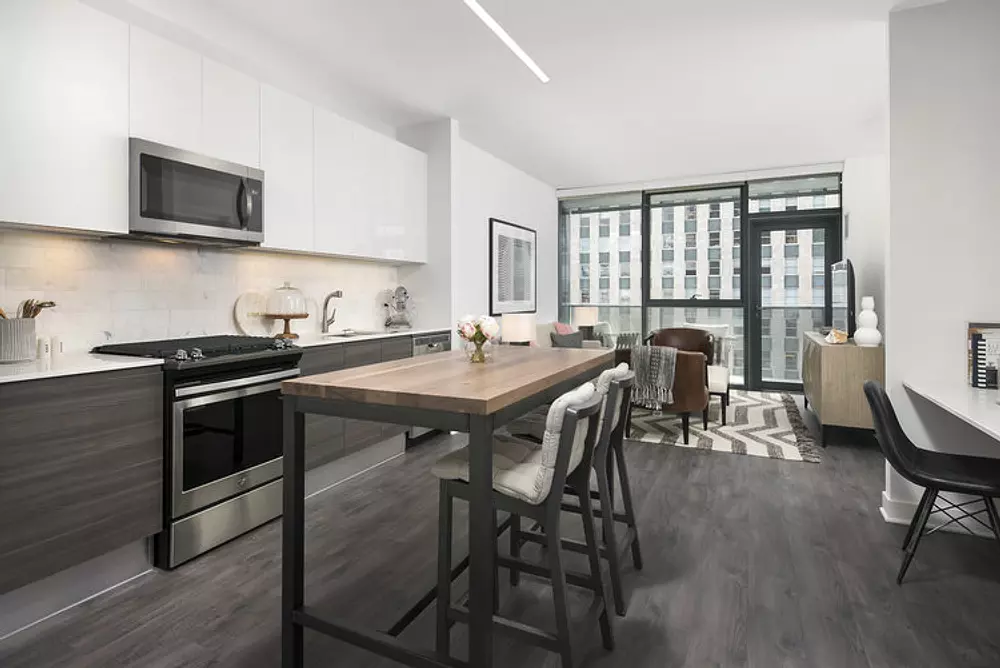 Hubbard 221 221 W Hubbard St, Chicago, IL 60654