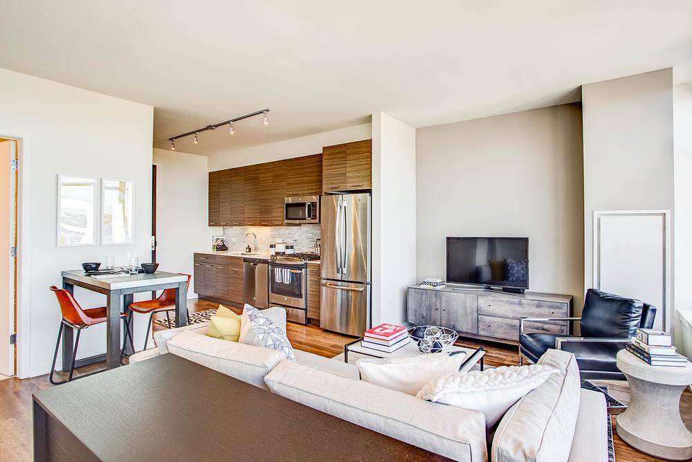 NEXT Apartments 347 W Chestnut St, Chicago, IL 60610