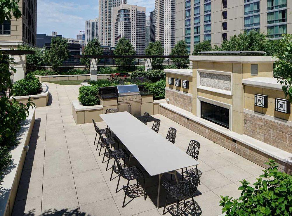 AMLI River North 71 W Hubbard St, Chicago, IL 60654