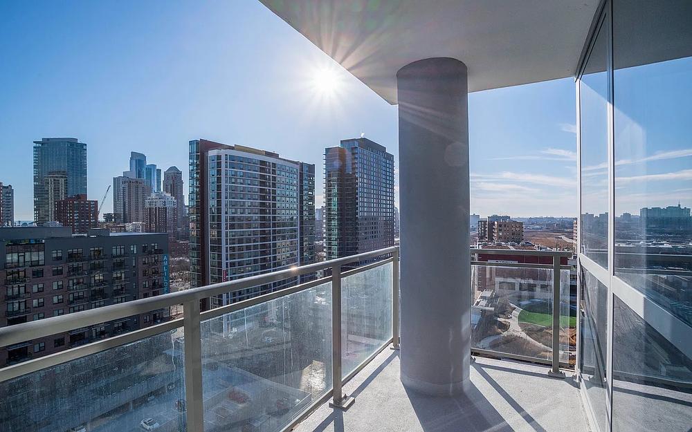 The Elle Apartments 801 S Financial Pl, Chicago, IL 60605