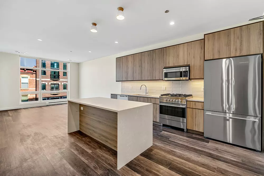 1122 W Chicago - Nevele22 1122 W Chicago Ave, Chicago, IL 60642