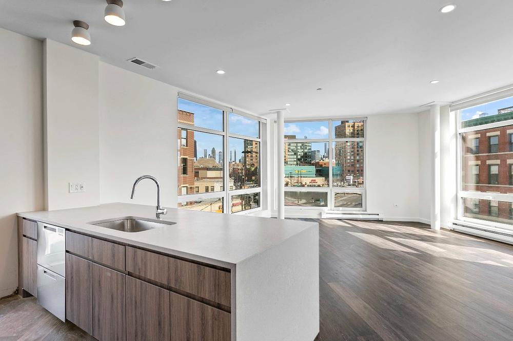 1122 W Chicago - Nevele22 1122 W Chicago Ave, Chicago, IL 60642