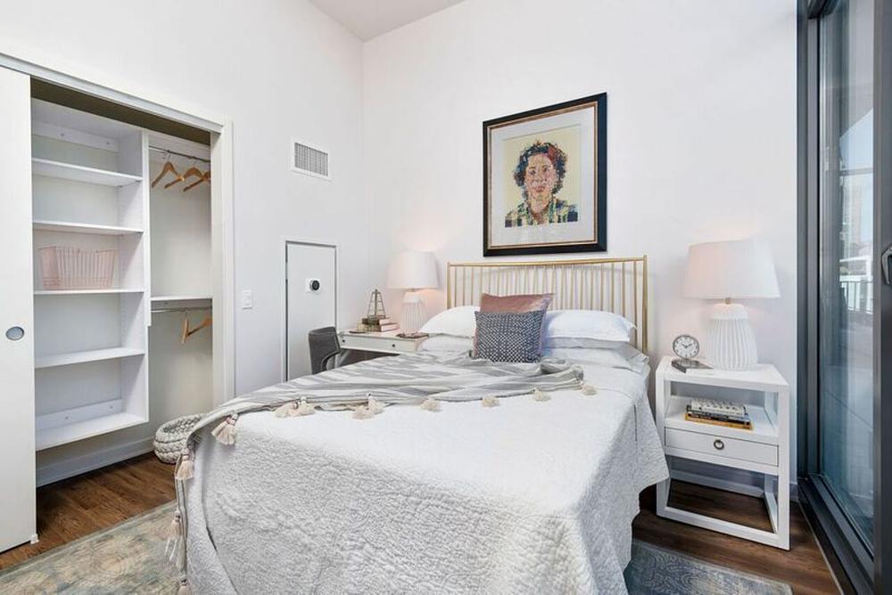 NEXT Apartments 347 W Chestnut St, Chicago, IL 60610