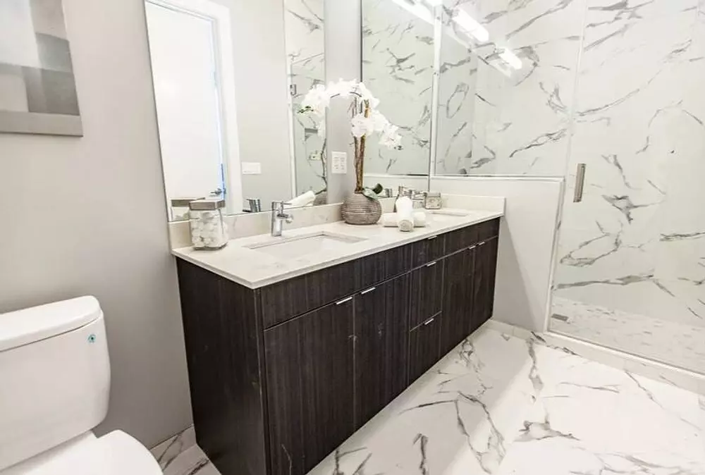 LA LUX 4747 N Ashland Ave, Chicago, IL 60640