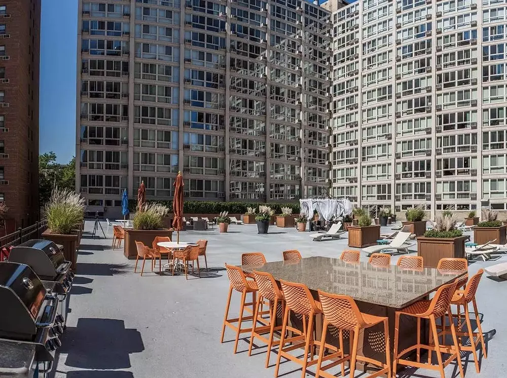 The Van der Rohe 2933 N Sheridan Rd, Chicago, IL 60657