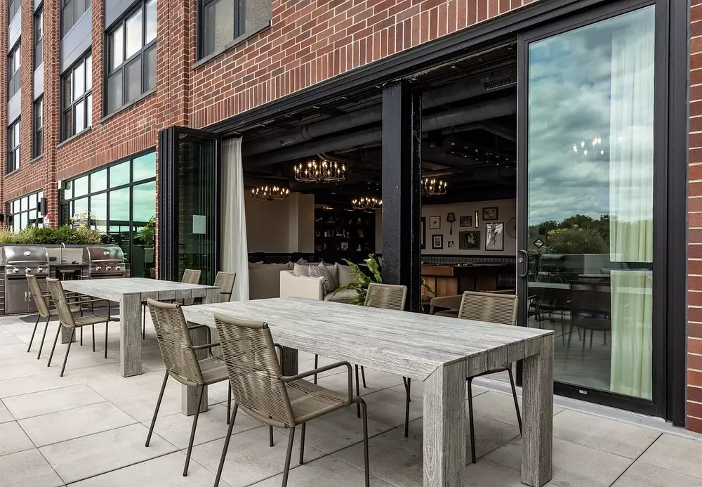 Logan Apartments 2522 N Milwaukee Ave, Chicago, IL 60647