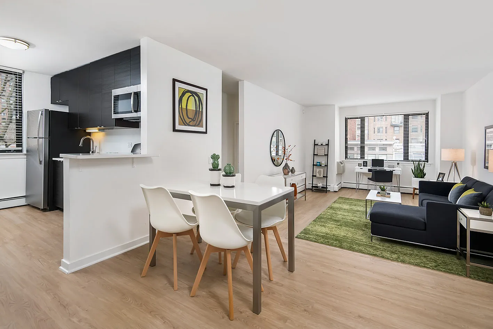 20 E Scott 20 E Scott St, Chicago, IL 60610