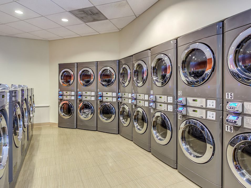 Asbury Plaza 750 N Dearborn St Chicago, IL 60654 Gold Coast, River North - Leasing by Cross Street