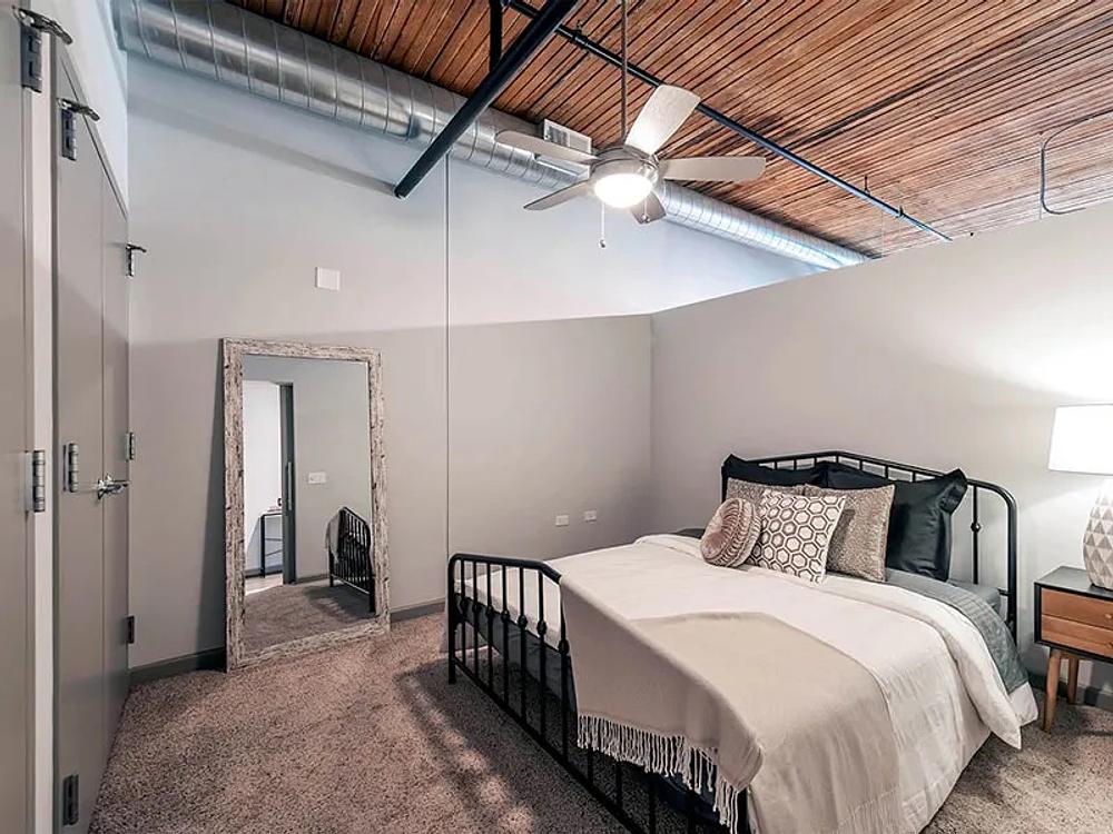Lofts At River East 445 E Illinois St, Chicago, IL 60611