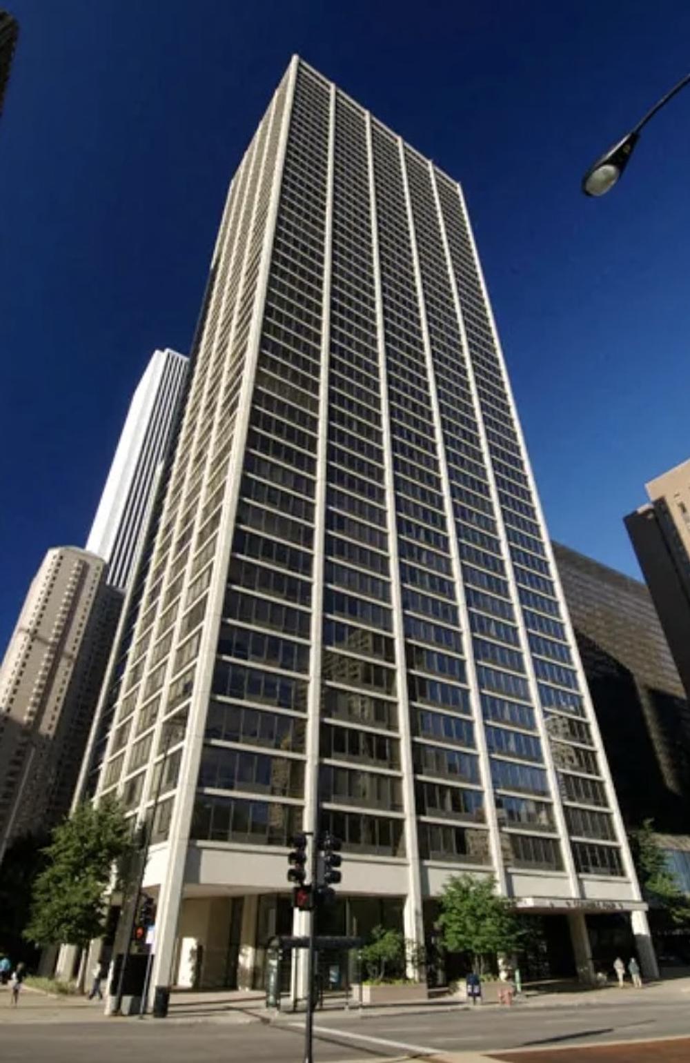 Columbus Plaza 233 E Wacker Dr, Chicago, IL 60601