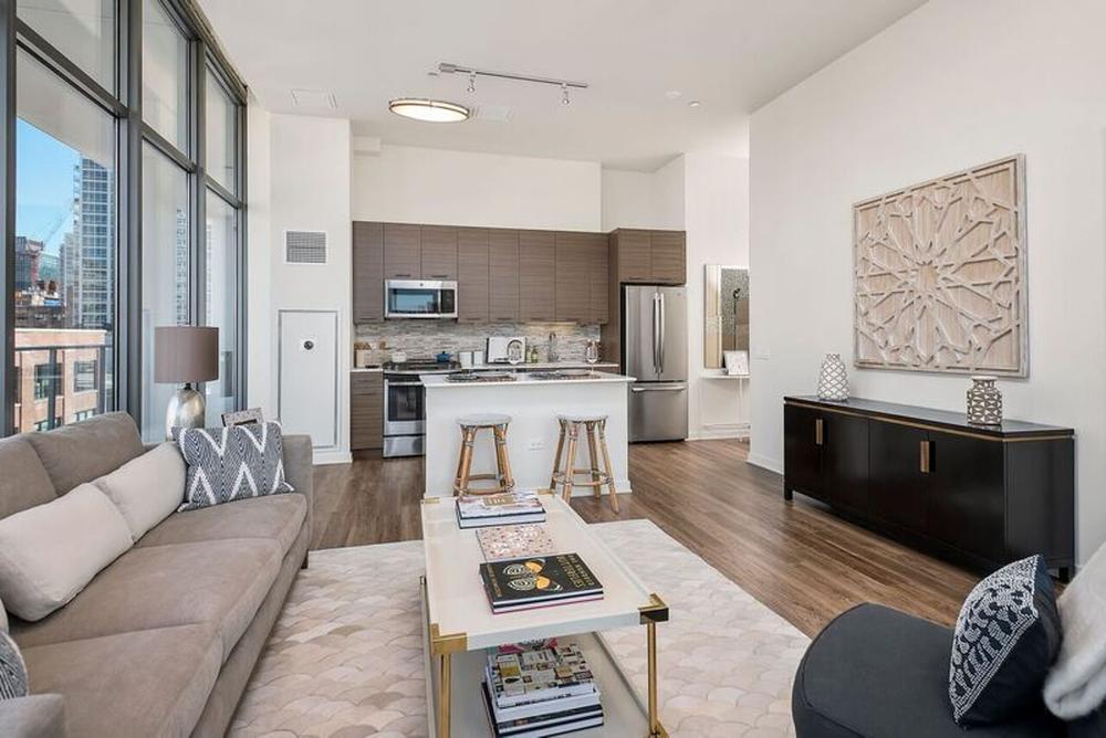 NEXT Apartments 347 W Chestnut St, Chicago, IL 60610
