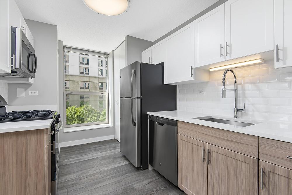 Shoreham and Tides 400 East South Water Street, Chicago, IL 60601