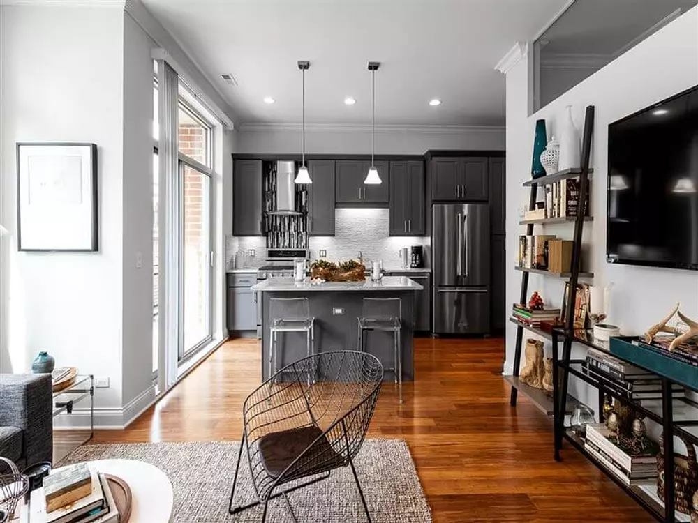 Wells Place Apartments 837-839 S Wells St, Chicago, IL 60607