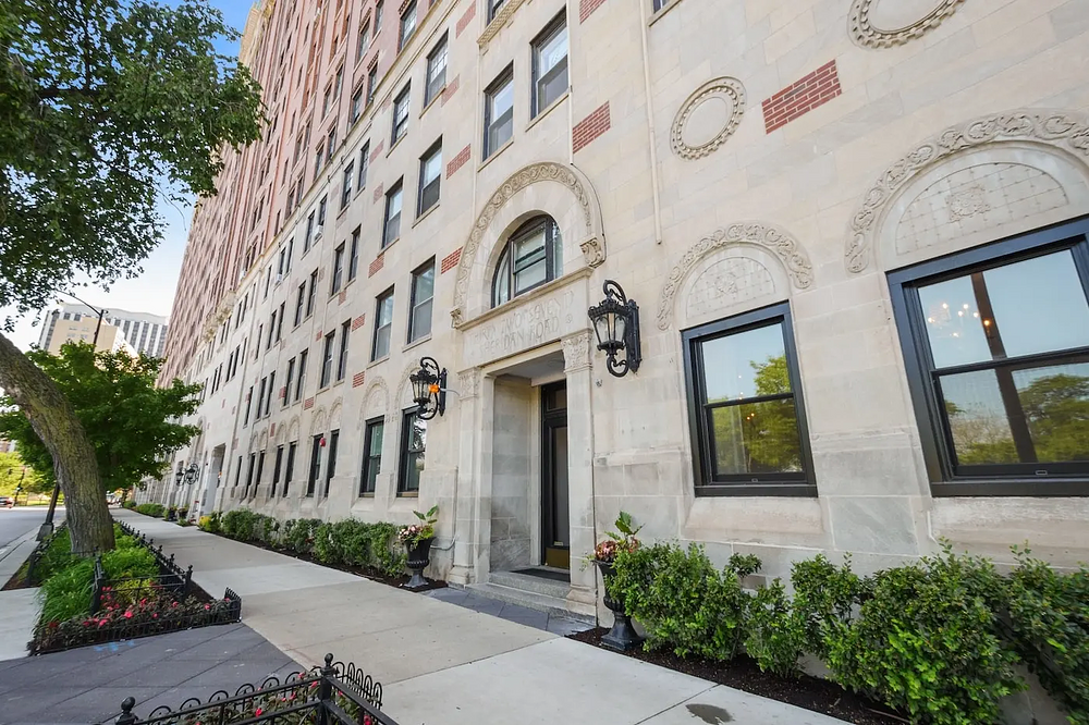 3260 & 3270 N Lake Shore Drive 3260 N Lake Shore Dr, Chicago, IL 60657