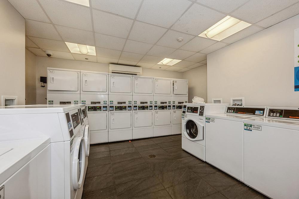 Seneca 200 E Chestnut St, Chicago, IL 60611