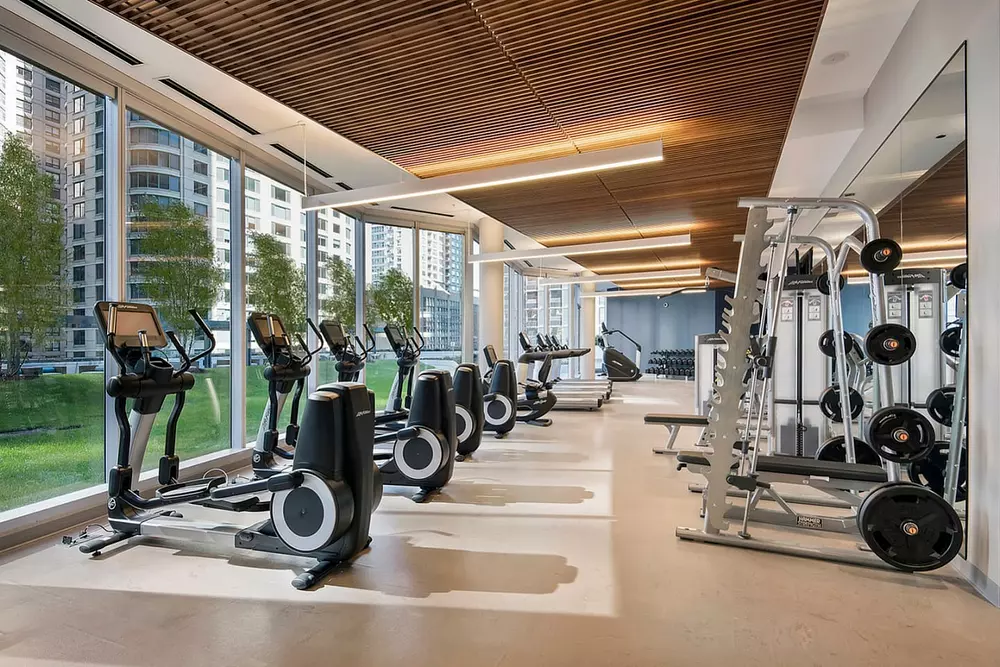Moment 545 N McClurg Ct, Chicago, IL 60611