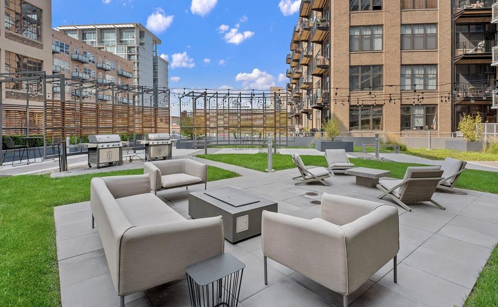 JeffJack Apartments 601 W Jackson Blvd, Chicago, IL 60661