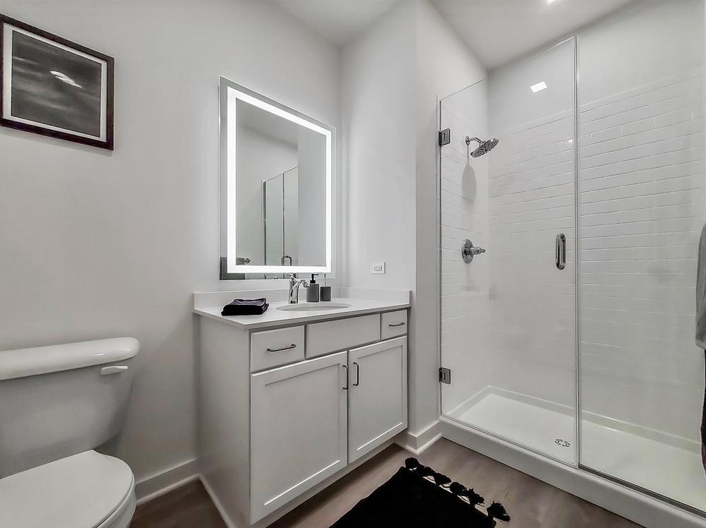 The Raven Residences 4733 N Wolcott Ave. Chicago, IL 60640