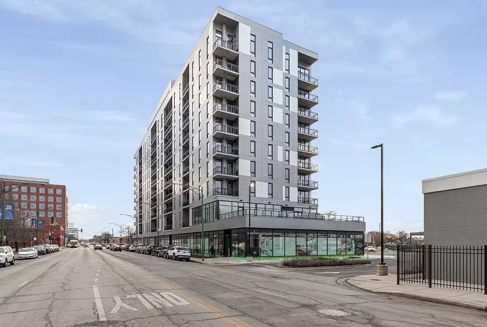 Cadence 2050 W Ogden Ave, Chicago, IL 60612