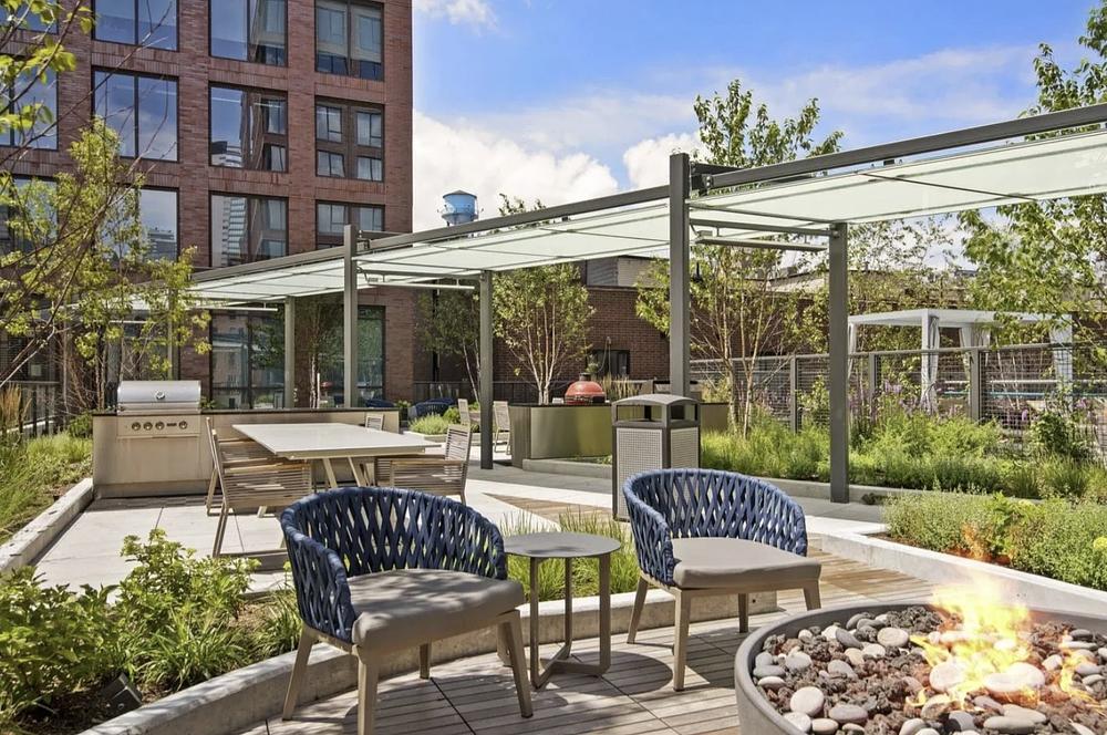 Union West 939 W Washington Blvd, Chicago, IL 60606