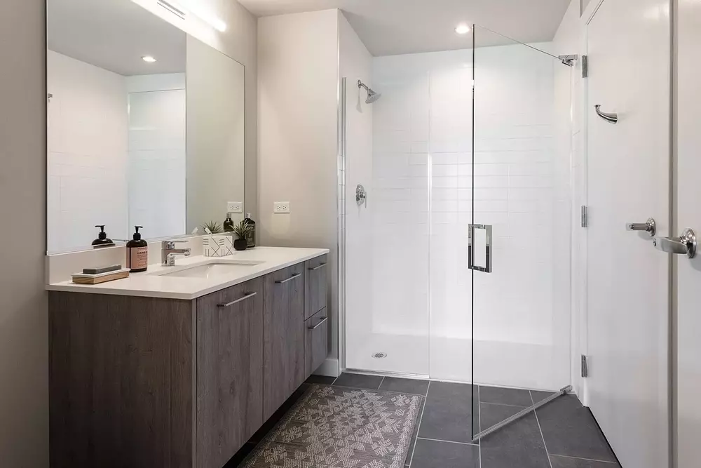 606 Blue 1743 N Leavitt St, Chicago, IL 60647