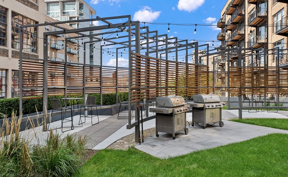 JeffJack Apartments 601 W Jackson Blvd, Chicago, IL 60661