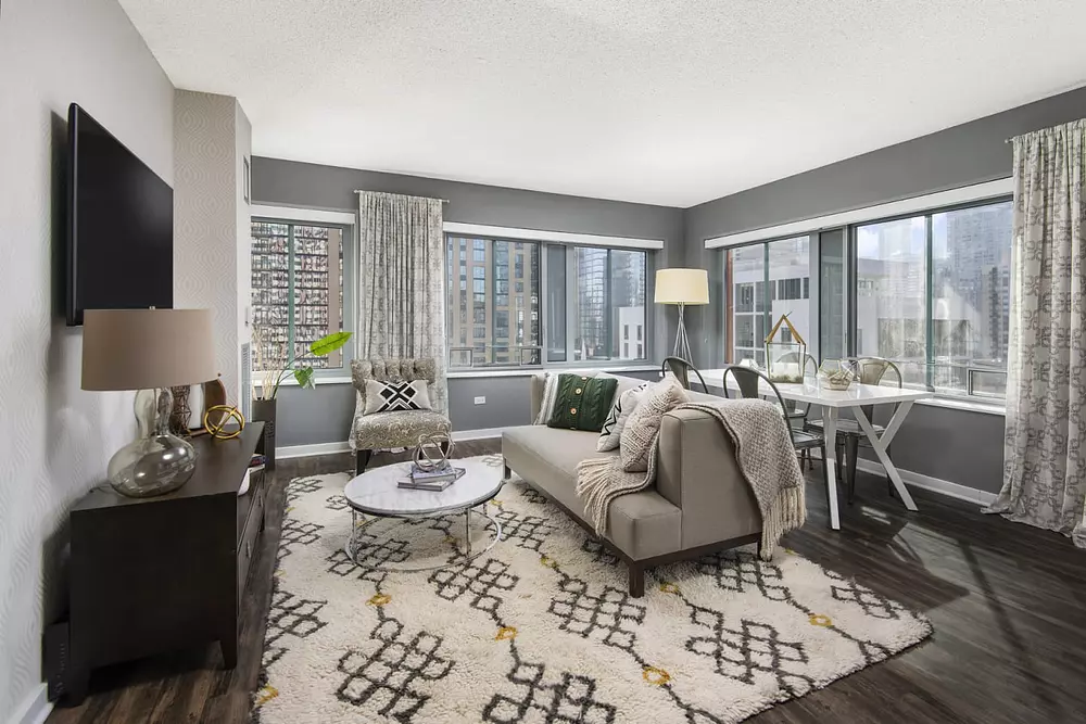 Chestnut Tower Apartments 121 W Chestnut St, Chicago, IL 60610