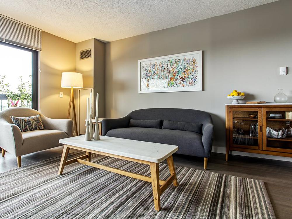 Clark Street Apartments 2555 N Clark St, Chicago, IL 60614
