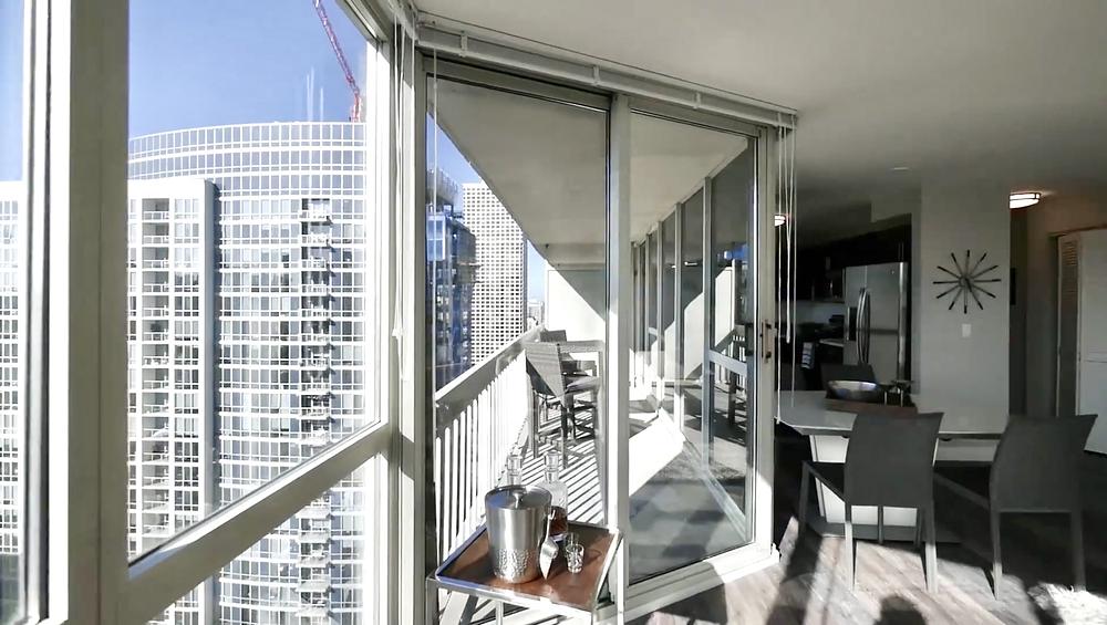 One East Delaware 1 E Delaware Pl, Chicago, IL 60611