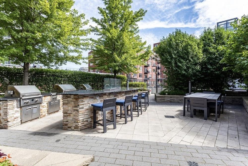 Hubbard Place 360 W Hubbard St, Chicago, IL 60654