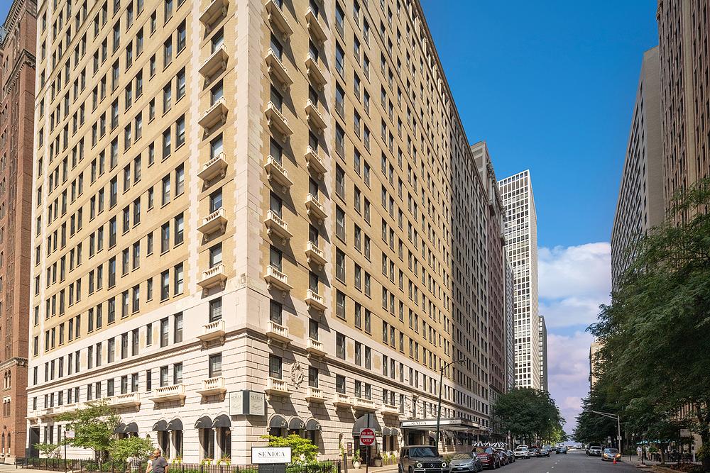Seneca 200 E Chestnut St, Chicago, IL 60611
