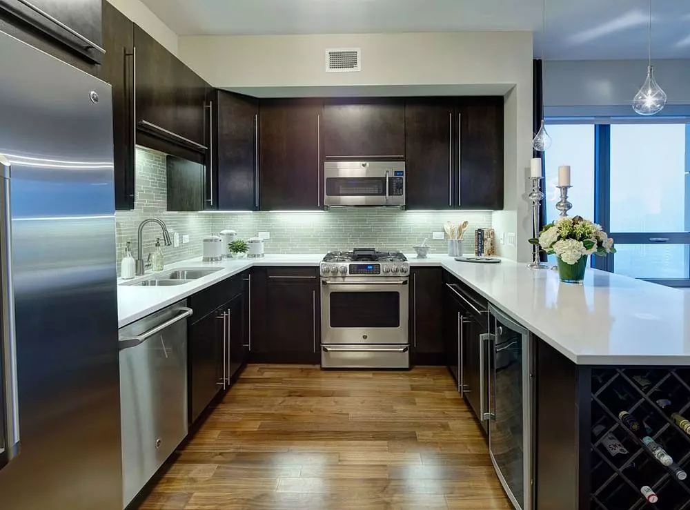 AMLI River North 71 W Hubbard St, Chicago, IL 60654