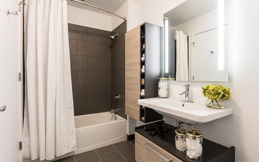 Seven 10 West 710 W Grand Ave, Chicago, IL 60654