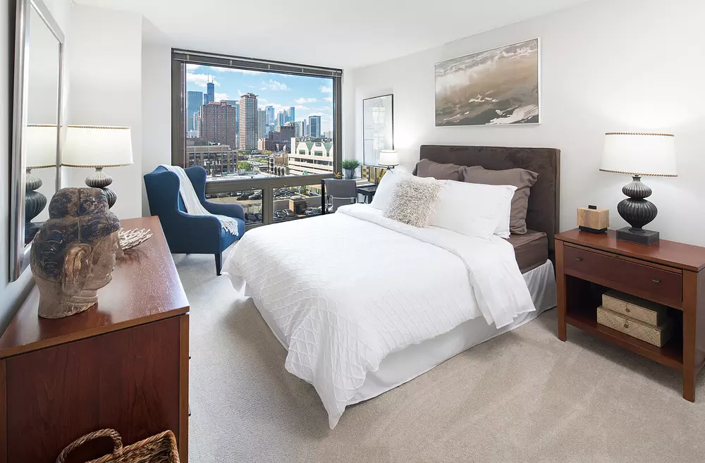 Elm Street Plaza 1130 N Dearborn St, Chicago, IL 60610