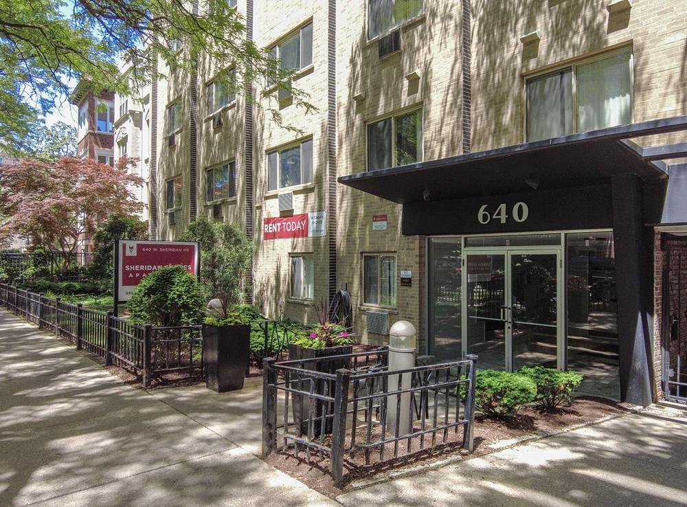 Sheridan Shores 640 W Sheridan Rd, Chicago, IL 60613
